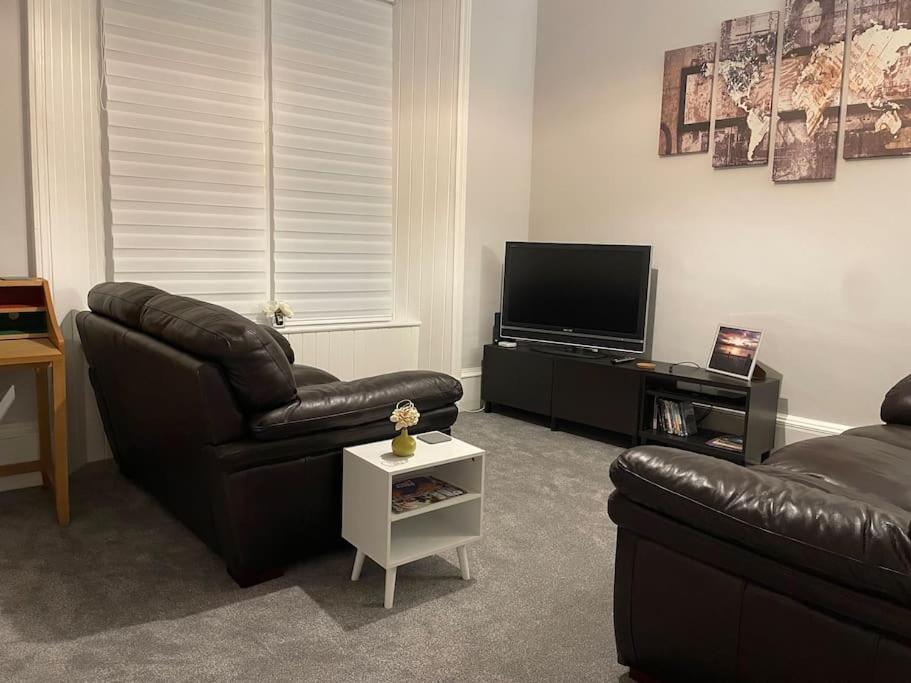 5 Minutes From Loch Lomond - Newly Renovated Ground Floor 1-Bed Flat Apartment Bonhill Exterior foto