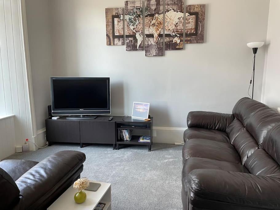 5 Minutes From Loch Lomond - Newly Renovated Ground Floor 1-Bed Flat Apartment Bonhill Exterior foto