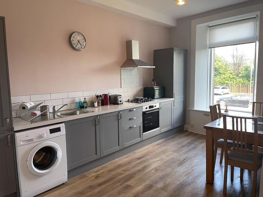 5 Minutes From Loch Lomond - Newly Renovated Ground Floor 1-Bed Flat Apartment Bonhill Exterior foto