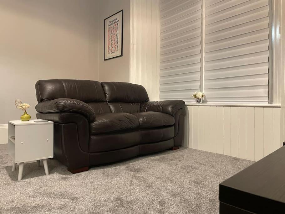 5 Minutes From Loch Lomond - Newly Renovated Ground Floor 1-Bed Flat Apartment Bonhill Exterior foto
